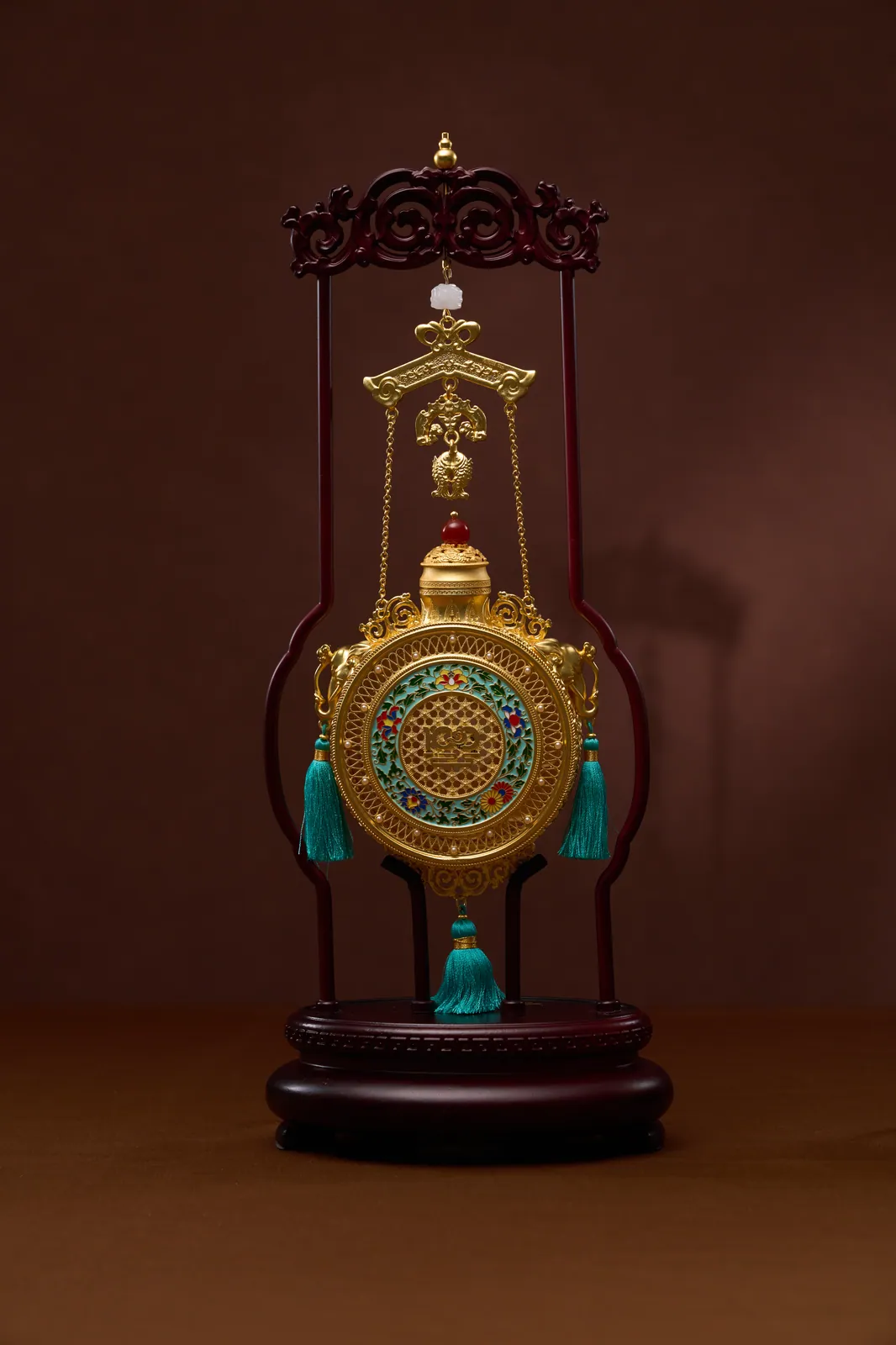 Palace Charm Filigree Vase with Jade